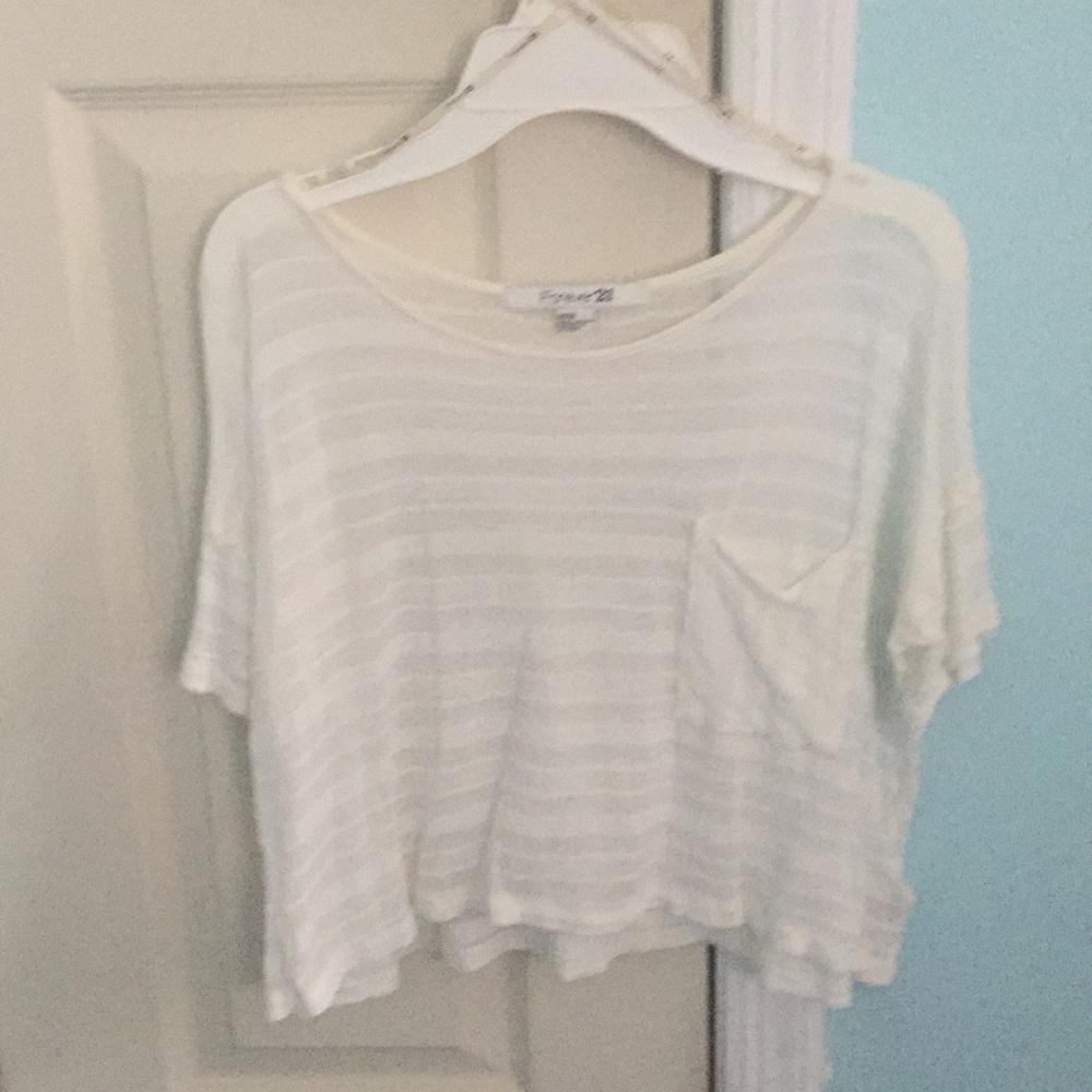Forever 21 white cropped tee